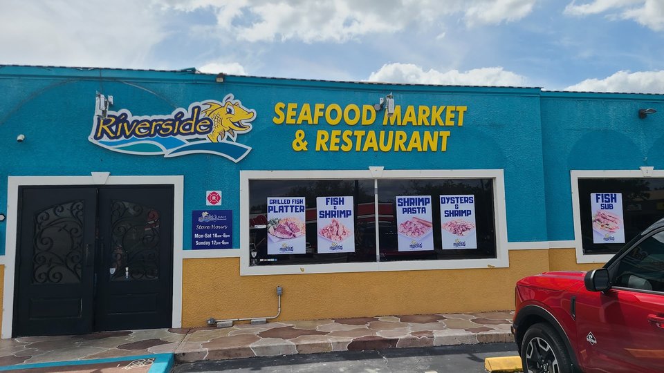 Riverside Seafood Market & Restaurant storefront exterior